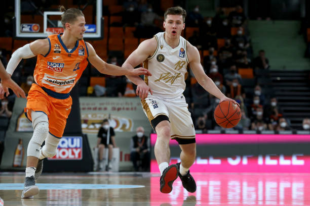 仅巩固了勇 仅巩固了勇