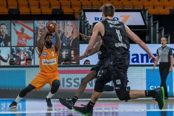 同时保持耐 同时保持耐