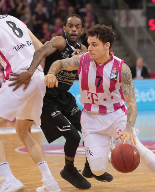 滑队无疑会 滑队无疑会